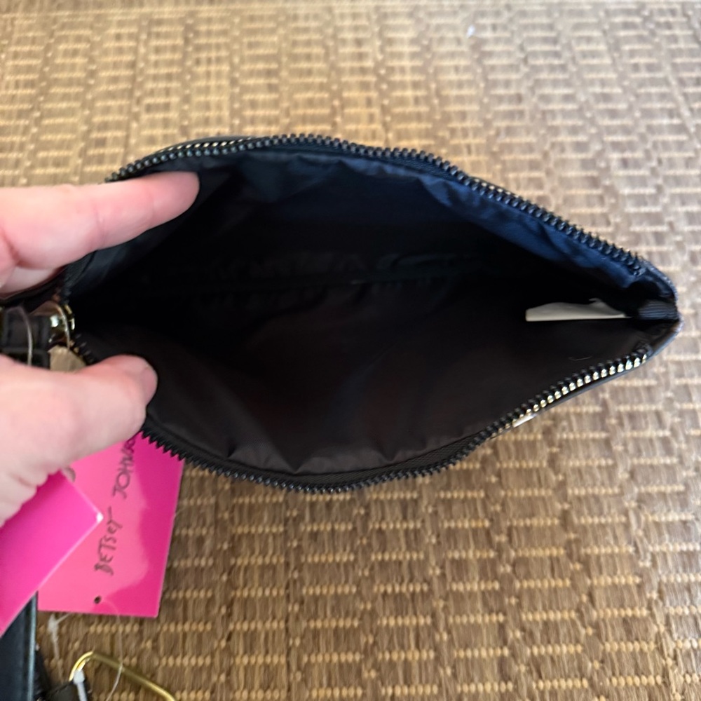 NWT Betsey Johnson Bulldog Accessories Wristlet, Coin Pouch & Hand Sanitizer - Picture 5 of 5